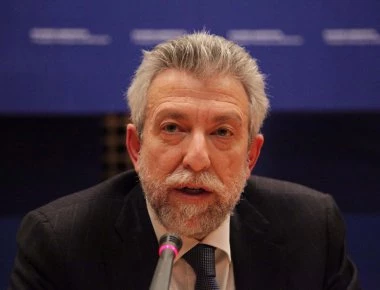 Ολομέτωπη επίθεση του Υπ Δικαιοσύνης στον Βερβεσό: «Eκπροσωπεί τα συμφέροντα των μεγαλοδικηγορικών γραφείων»